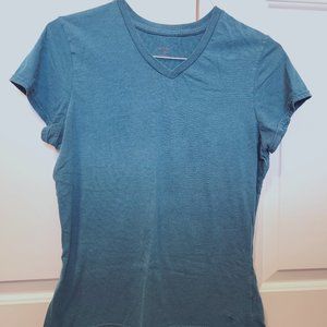 Danskin v-neck short-sleeve workout shirt, XL (16-18)